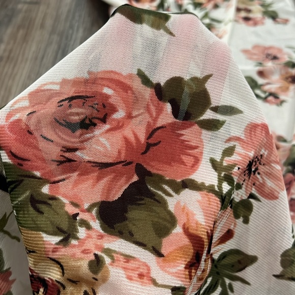 Revamped mesh floral cardigan - Picture 3 of 4